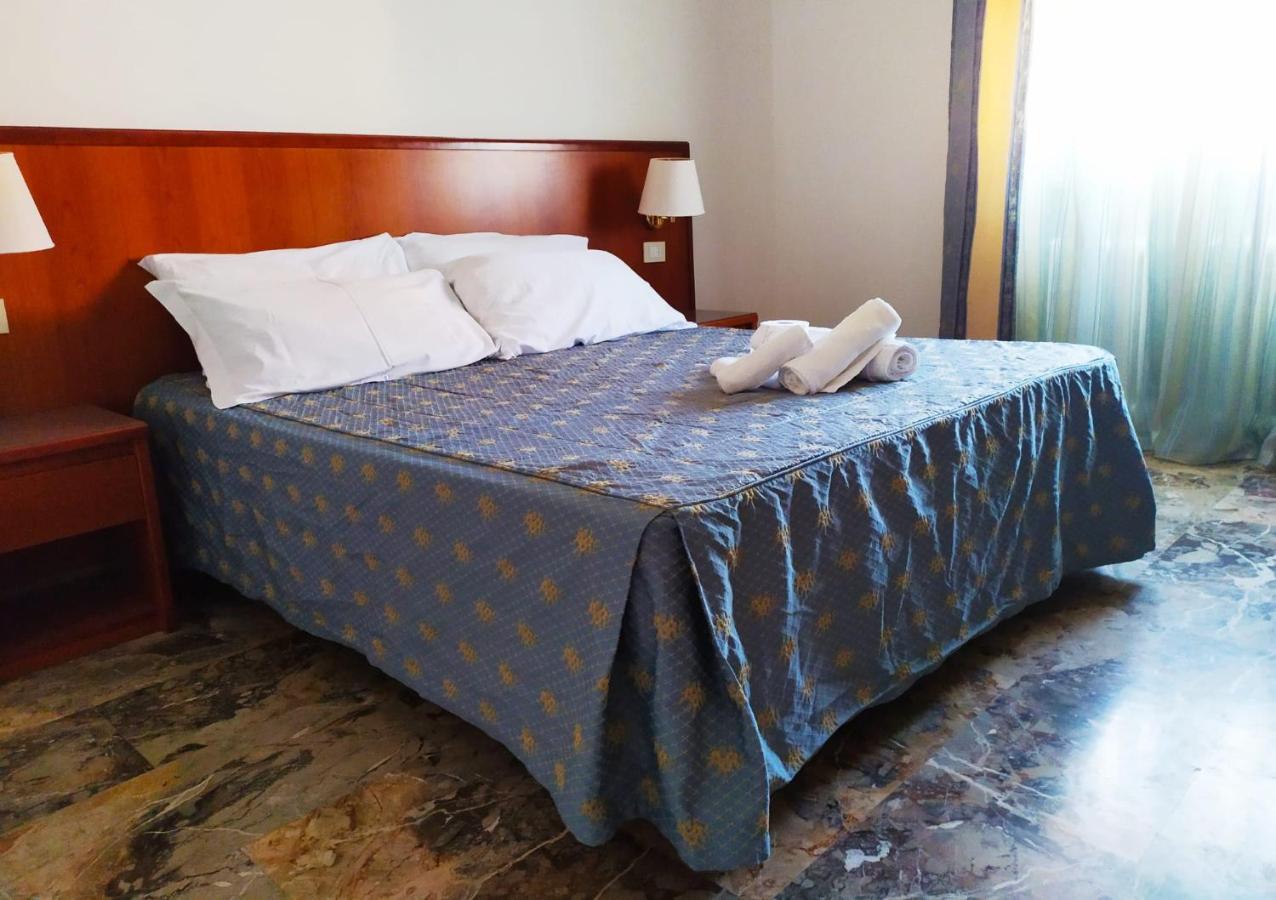 Hotel Domus Cesena Esterno foto