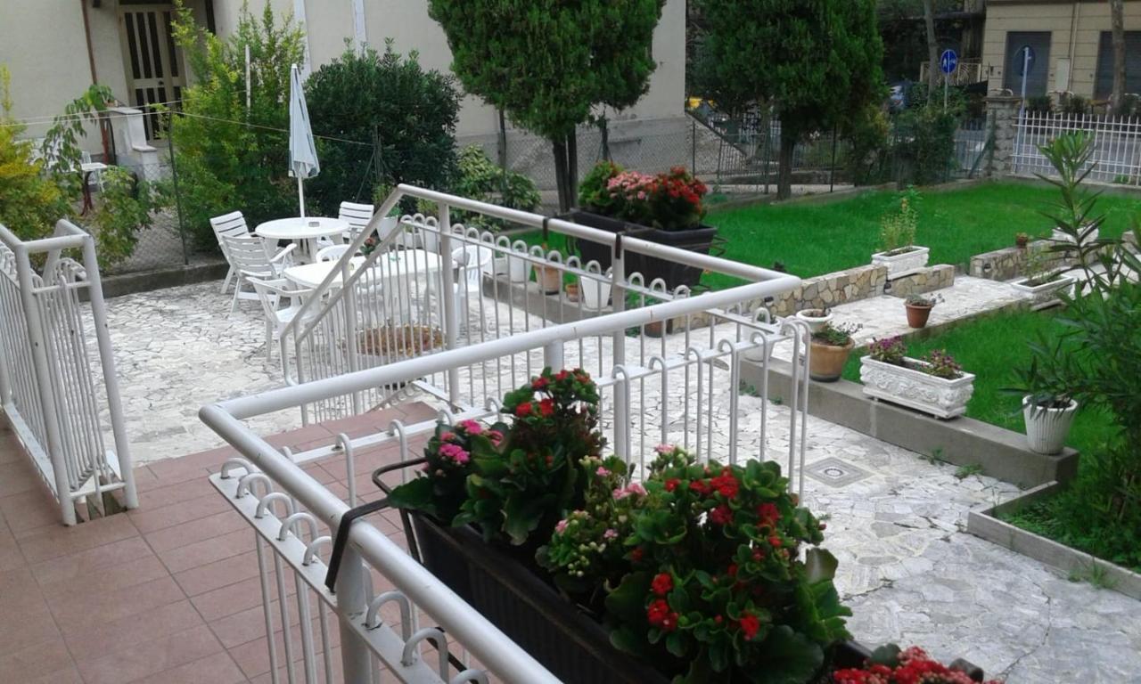 Hotel Domus Cesena Esterno foto