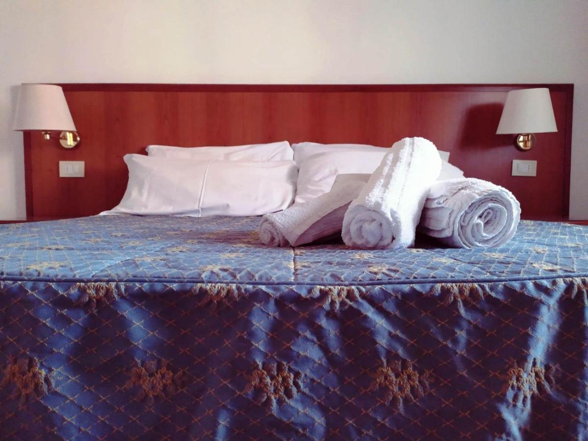 Hotel Domus Cesena Esterno foto