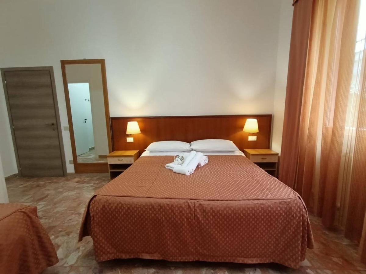 Hotel Domus Cesena Esterno foto