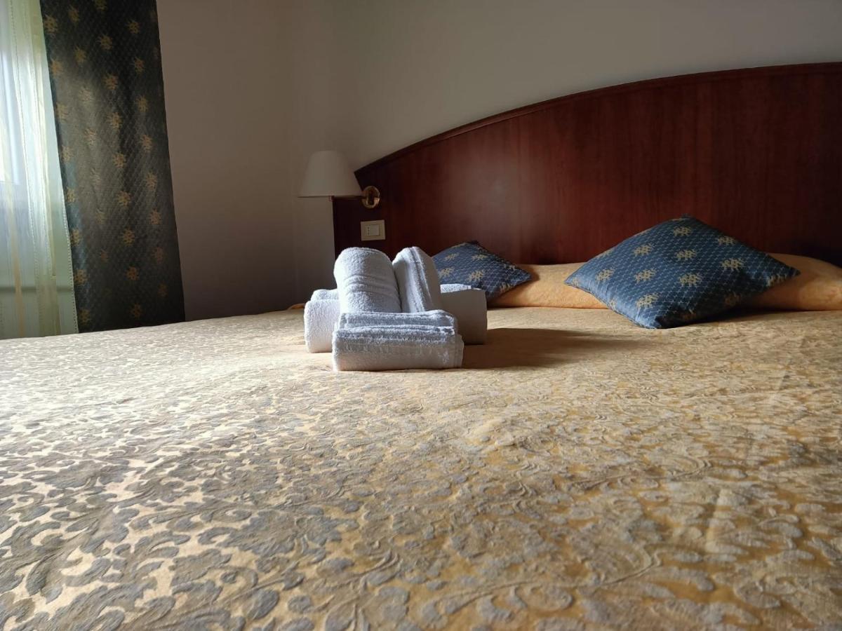 Hotel Domus Cesena Esterno foto