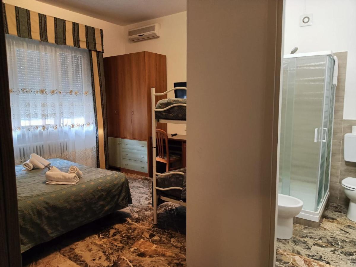 Hotel Domus Cesena Esterno foto
