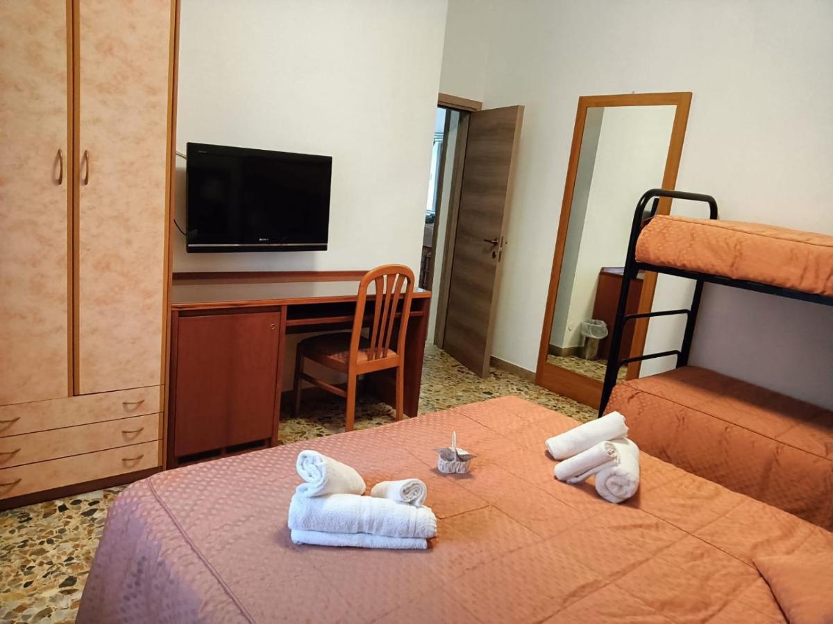 Hotel Domus Cesena Esterno foto