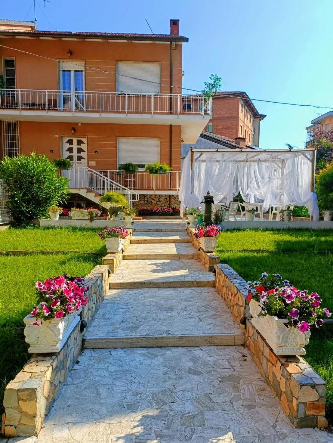 Hotel Domus Cesena Esterno foto