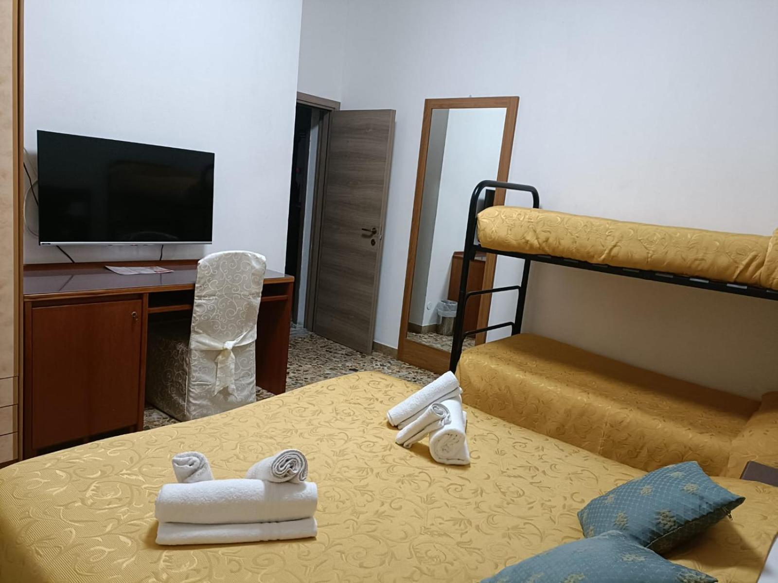 Hotel Domus Cesena Esterno foto