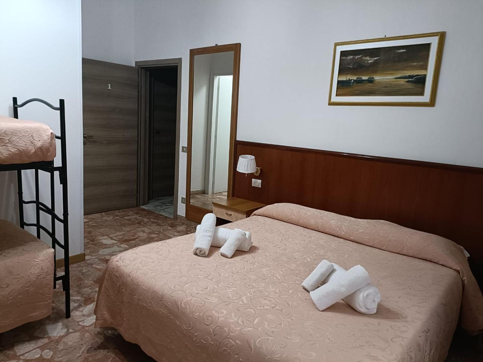 Hotel Domus Cesena Esterno foto