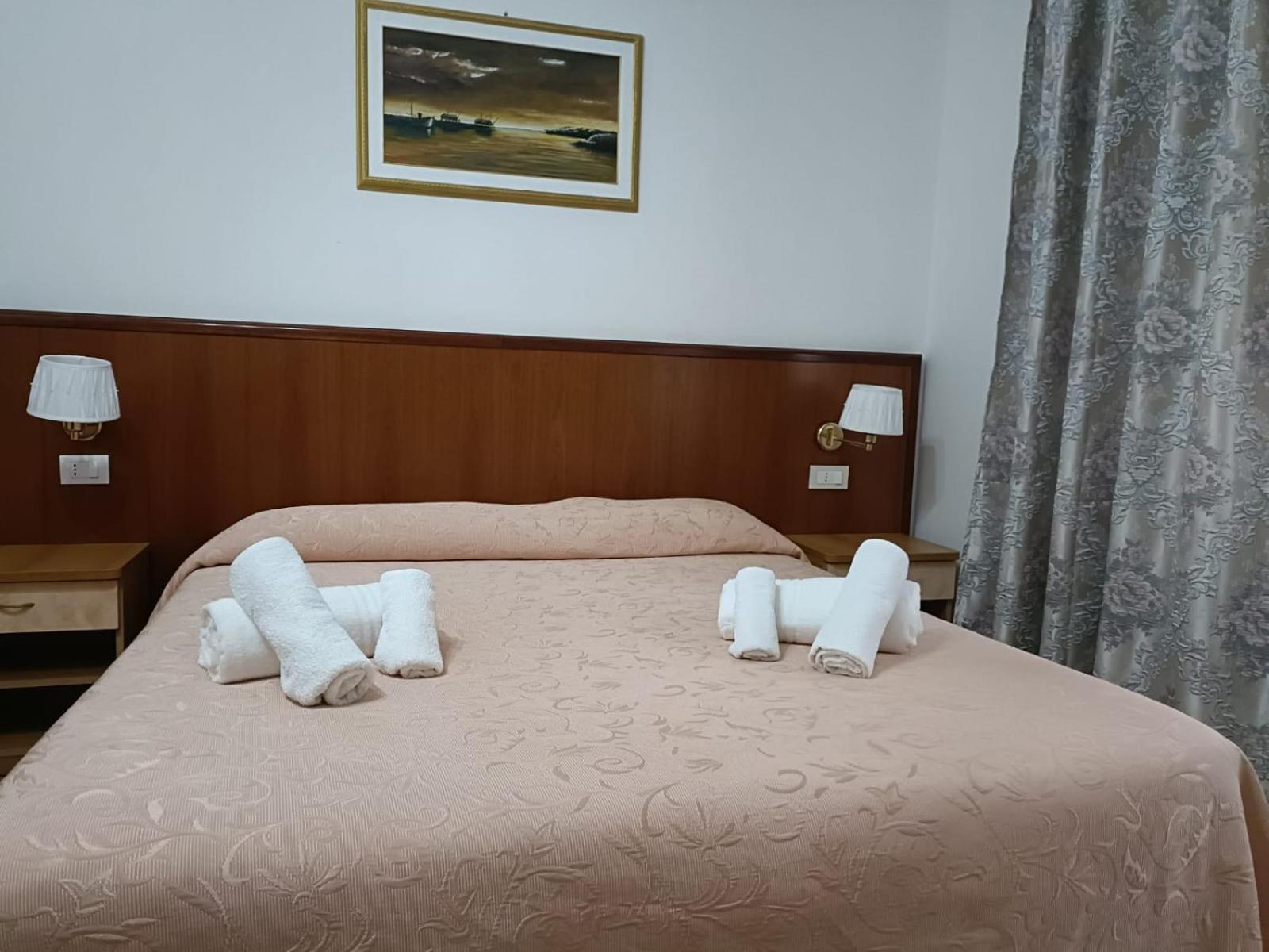 Hotel Domus Cesena Esterno foto