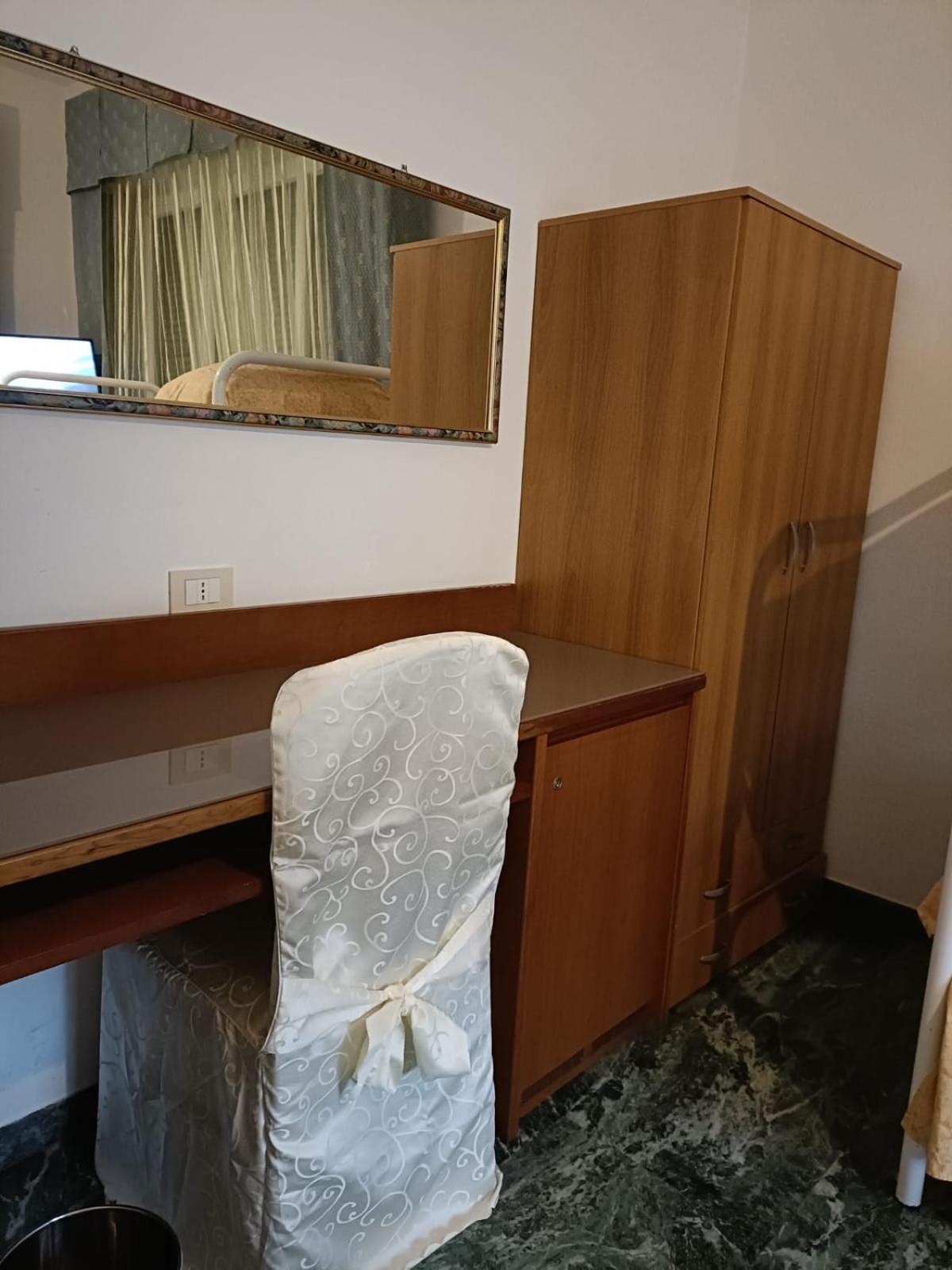 Hotel Domus Cesena Esterno foto